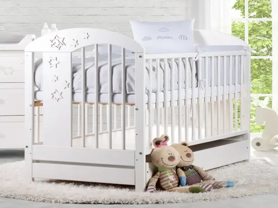 Biela postieľka pre bábätko