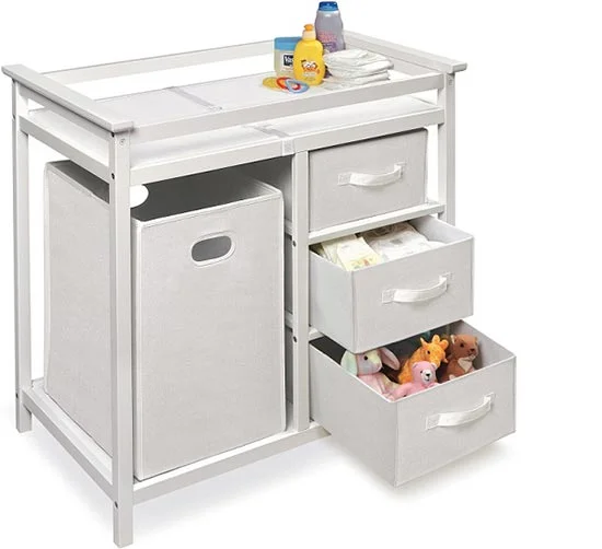 Biely prebalovaci pult