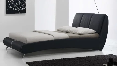 Manželská čalúnená posteľ