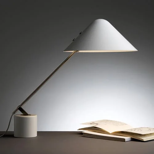 Dizajnová stolná lampa