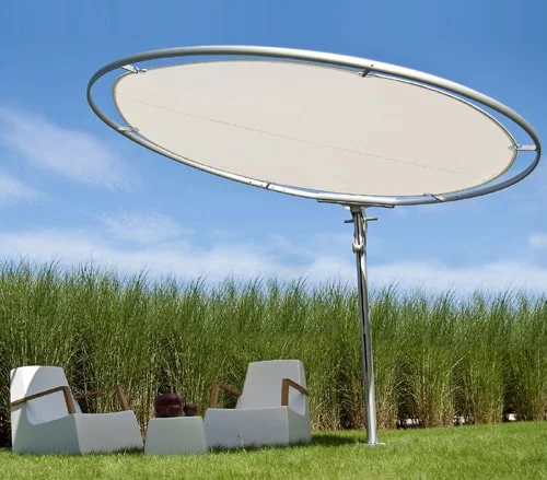 Moderný dizajnový slnečník