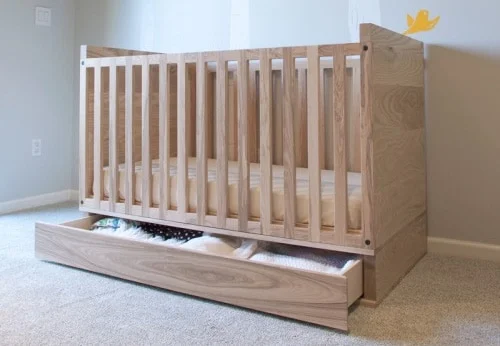 Drevena detska postielka s uloznym priestorom