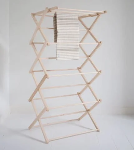 Dreveny skladaci susiak na pradlo