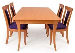 Dreveny jedalensky stol