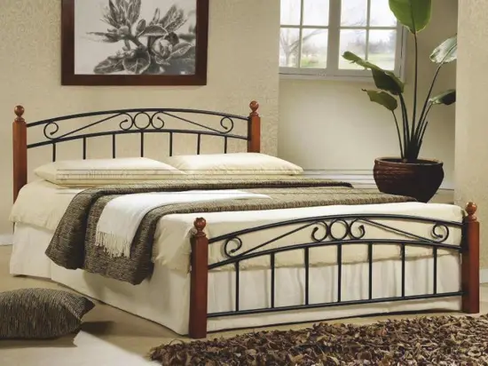 Kovová manželská posteľ
