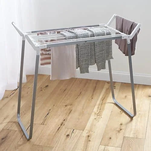 Kovovy susiak na pradlo - moderny