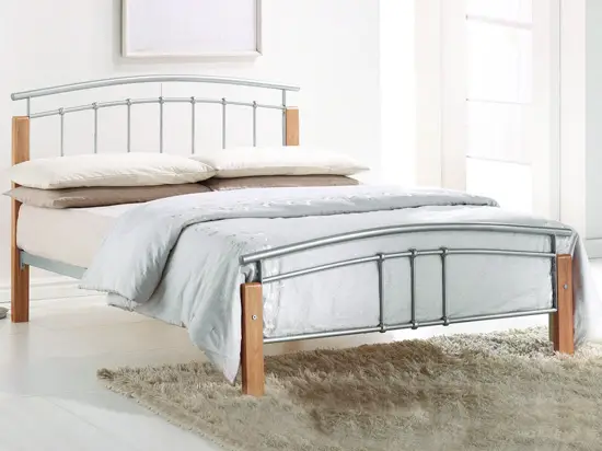 Lacná kovová posteľ