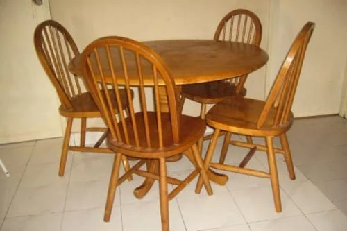 Lacny dreveny nabytok