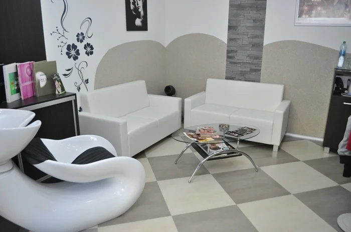 Moderná biela sedačka