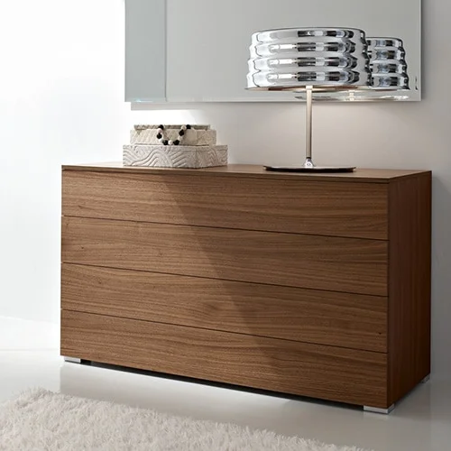 Moderna komoda z orechu