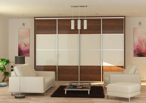 Moderná vstavaná skriňa do obývačky