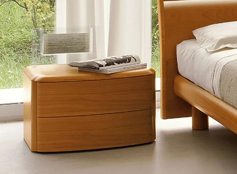 Moderny dreveny nocny stolik