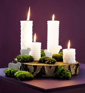 Moderný vianočný adventný veniec