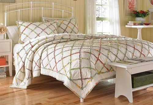 Mriezkovana prikryvka na postel