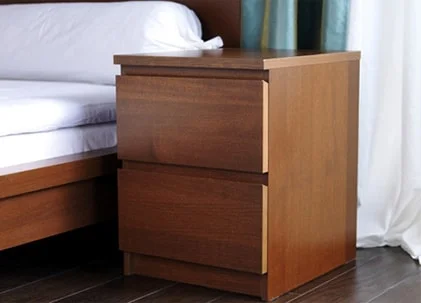 Nočný stolík z IKEA