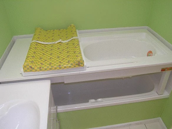 Prebalovaci pult s vanickou