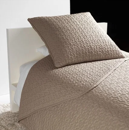 Prikryvka na postel - hneda