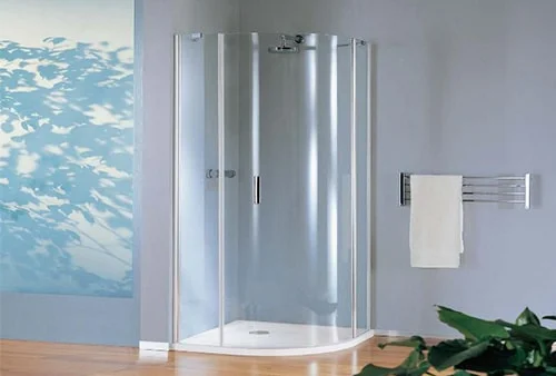 Rohovy sprchovaci kut s vanickou