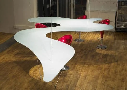 Dizajnovy nabytok - stol