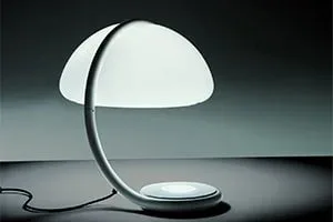 Moderná stolná lampa