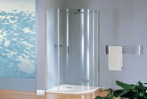 Rohovy sprchovaci kut s vanickou