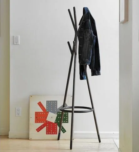 Tradicny stojanovy vesiak