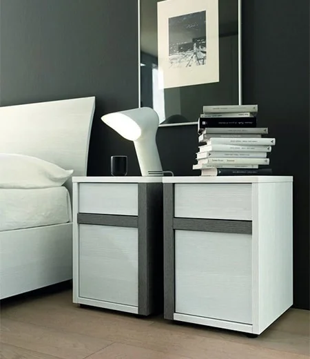 Veľký nočný stolík