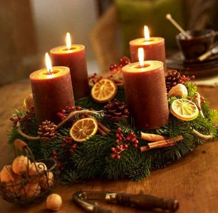 Voňavý adventný veniec na stôl